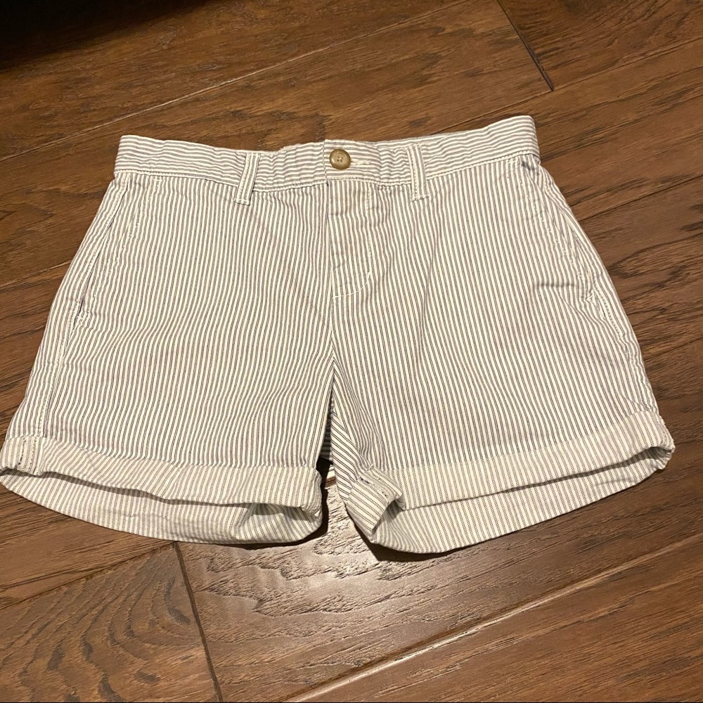GAP Girlfriend 4 inch Short